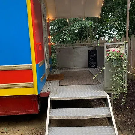 Apartamento Circus Wagon Ton Lütten Plush Mors Drochtersen